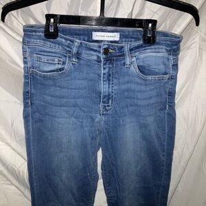 Flying Monkey light wash skinny jeans stretch 29 waist. Brand new never worn.